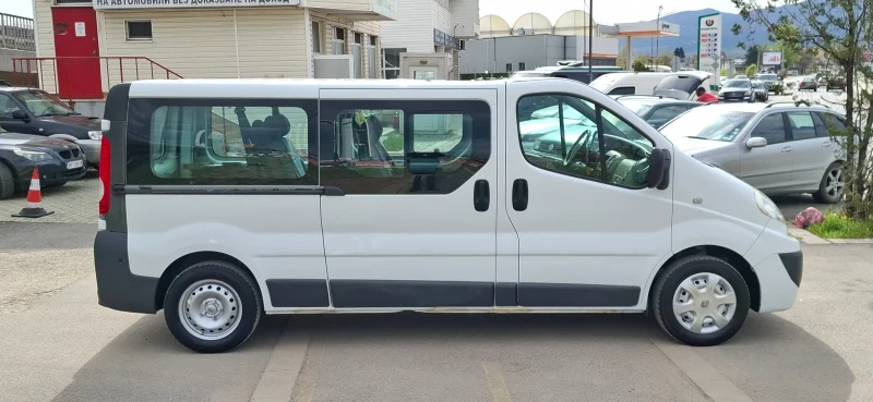 Renault Trafic 2.0  115kc Дълга база 211000м 9  местен, снимка 7 - Бусове и автобуси - 49939085