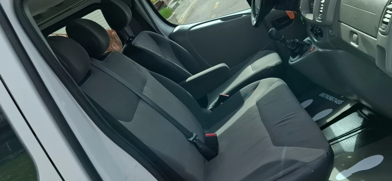 Renault Trafic 2.0  115kc Дълга база 211000м 9  местен, снимка 8 - Бусове и автобуси - 49939085