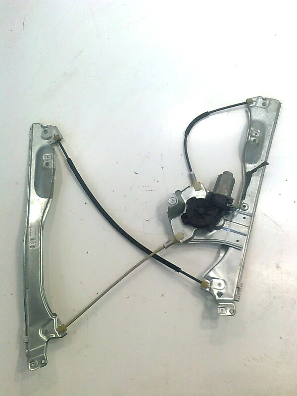 ел.машинка предно дясно стъкло за Рено Клио 1,2 16v,стъклоповдигач