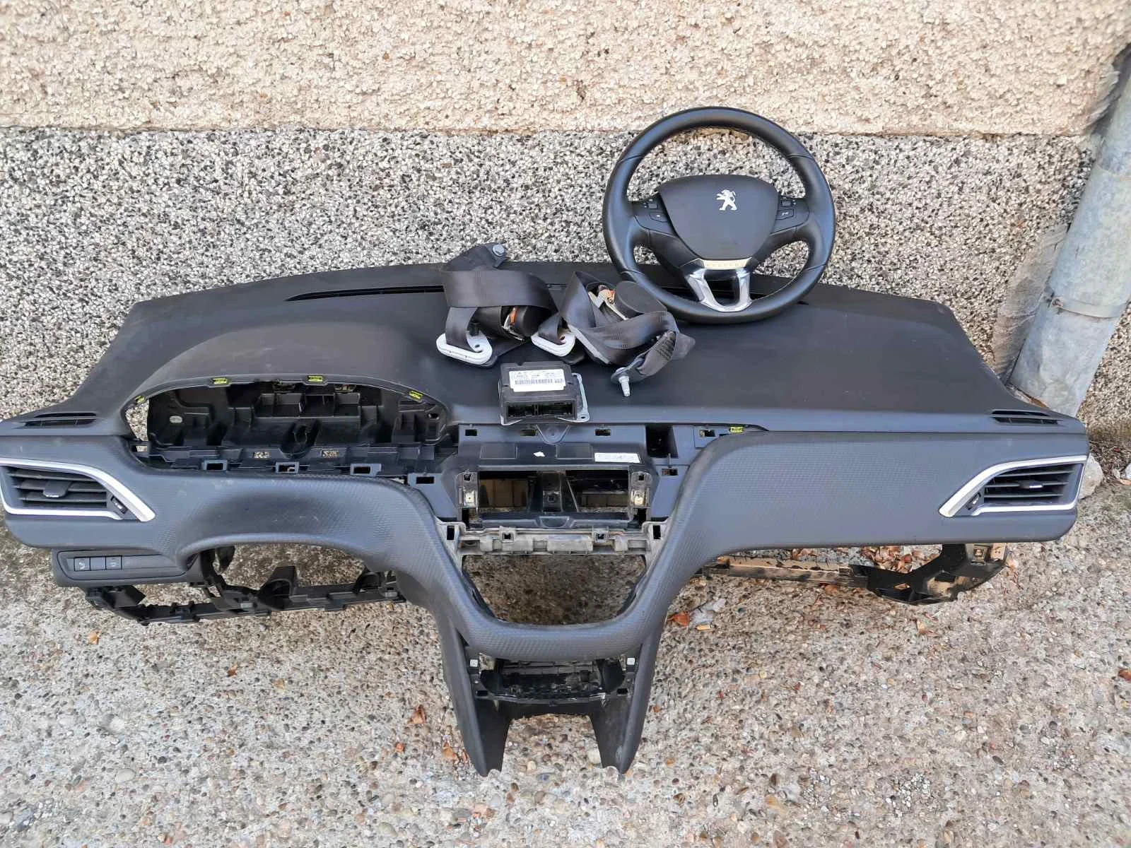    2008  208 | Mobile.bg   1