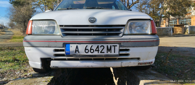 Opel Kadett 2бр.1.6автомат и 1.4, снимка 10 - Автомобили и джипове - 43702177