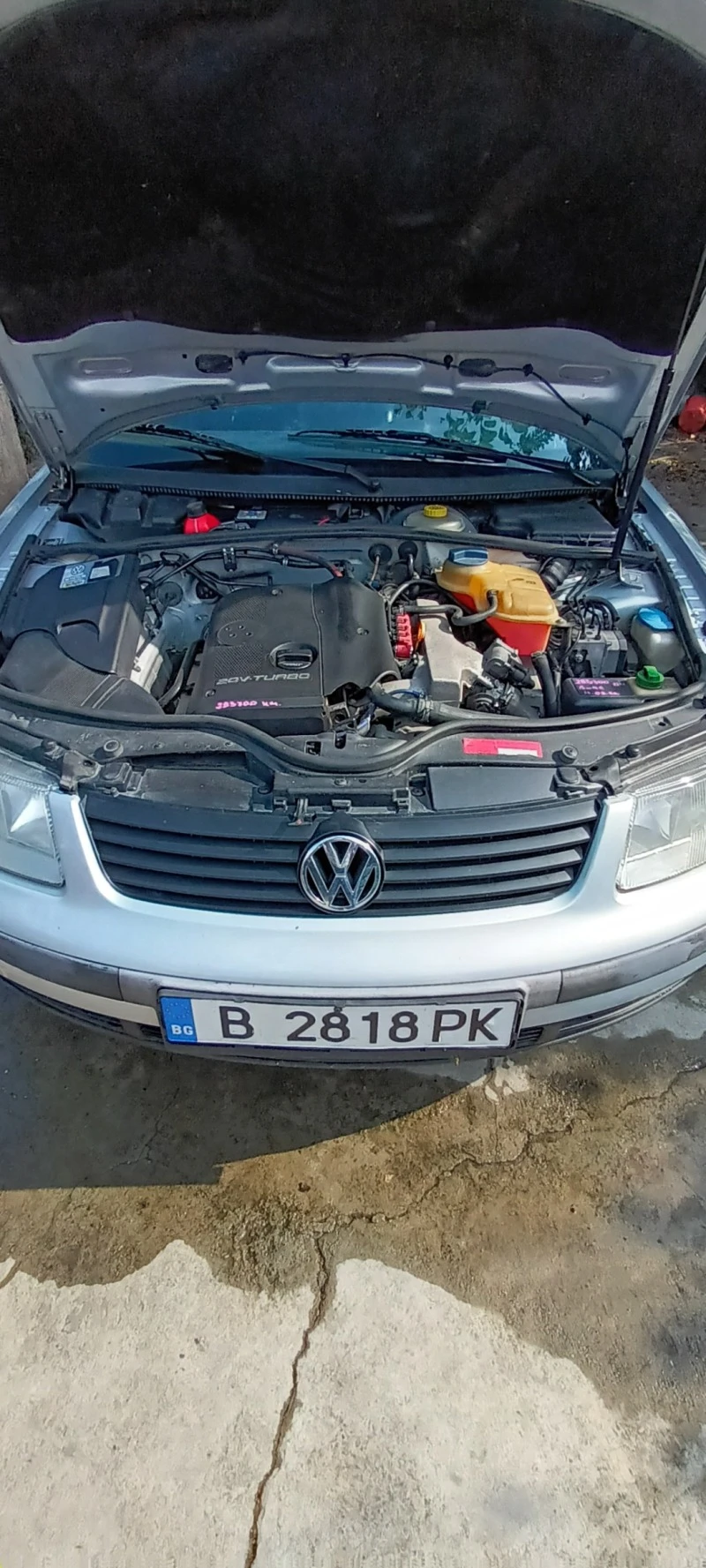 VW Passat, снимка 1 - Автомобили и джипове - 47468323