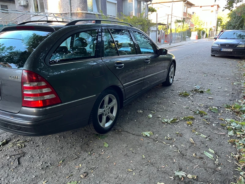 Mercedes-Benz C 220 2.2cdi, снимка 3 - Автомобили и джипове - 47411688