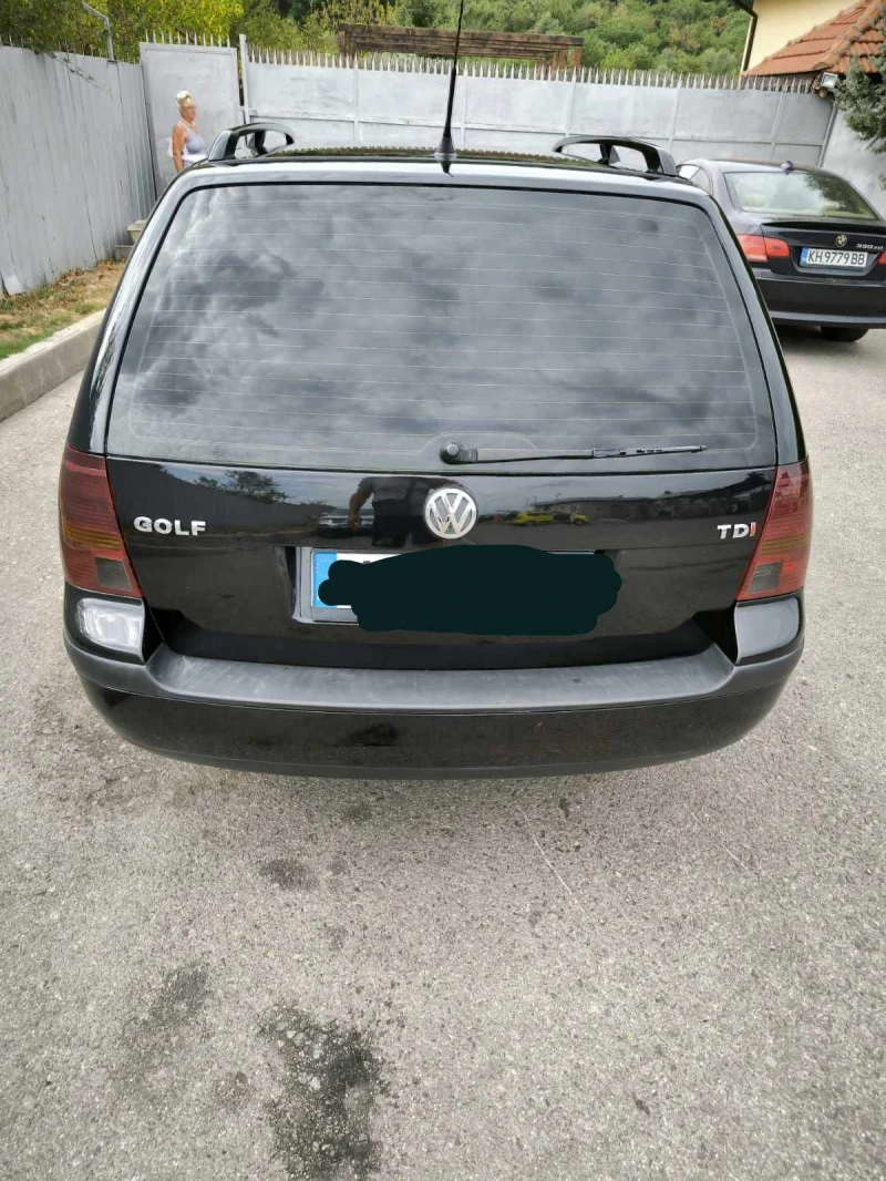 VW Golf Комби - Вариант , снимка 2 - Автомобили и джипове - 47504409