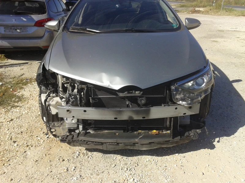 Toyota Auris 1.8, снимка 1 - Автомобили и джипове - 47589800