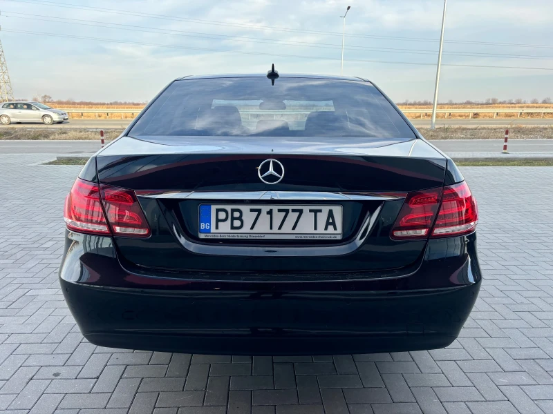 Mercedes-Benz E 220, снимка 5 - Автомобили и джипове - 49026073