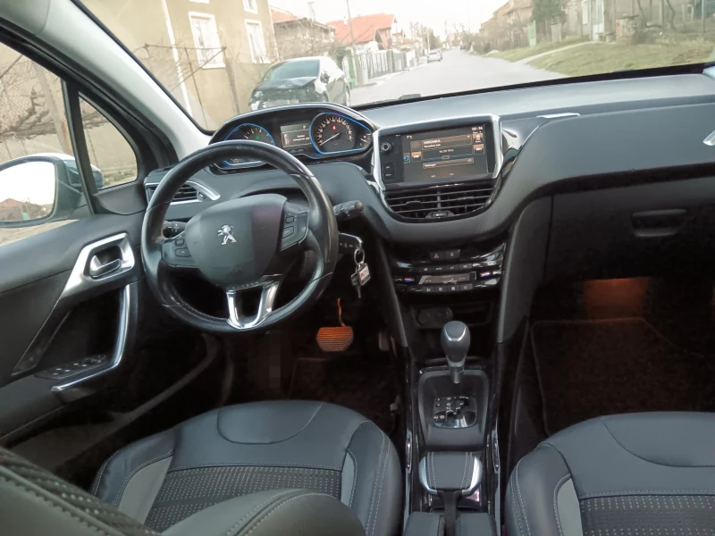 Peugeot 2008 1.2 110кс ПАНОРАМА , снимка 9 - Автомобили и джипове - 49051761