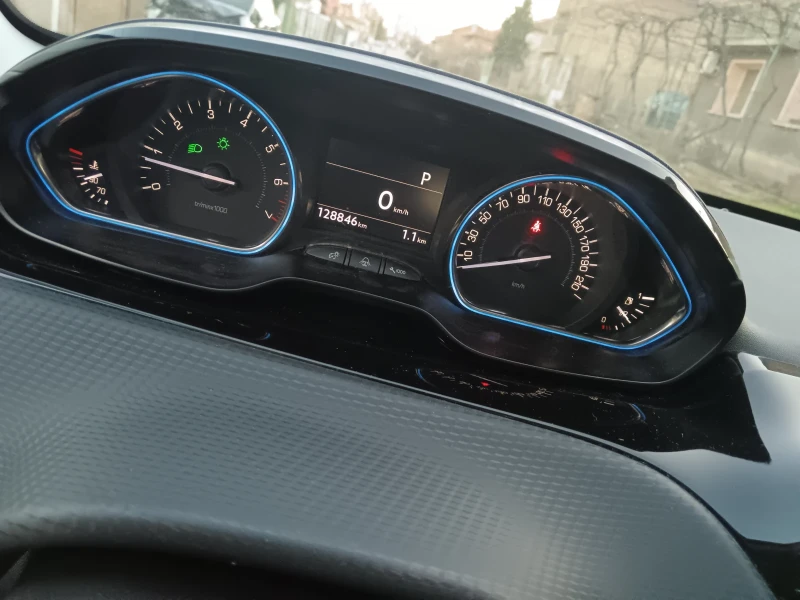 Peugeot 2008 1.2 110кс ПАНОРАМА , снимка 14 - Автомобили и джипове - 49051761