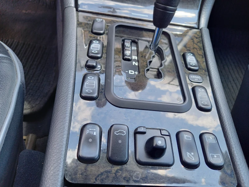 Mercedes-Benz E 320, снимка 17 - Автомобили и джипове - 51063828