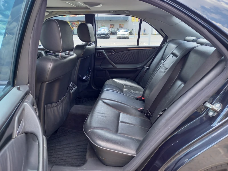 Mercedes-Benz E 320, снимка 9 - Автомобили и джипове - 51063828