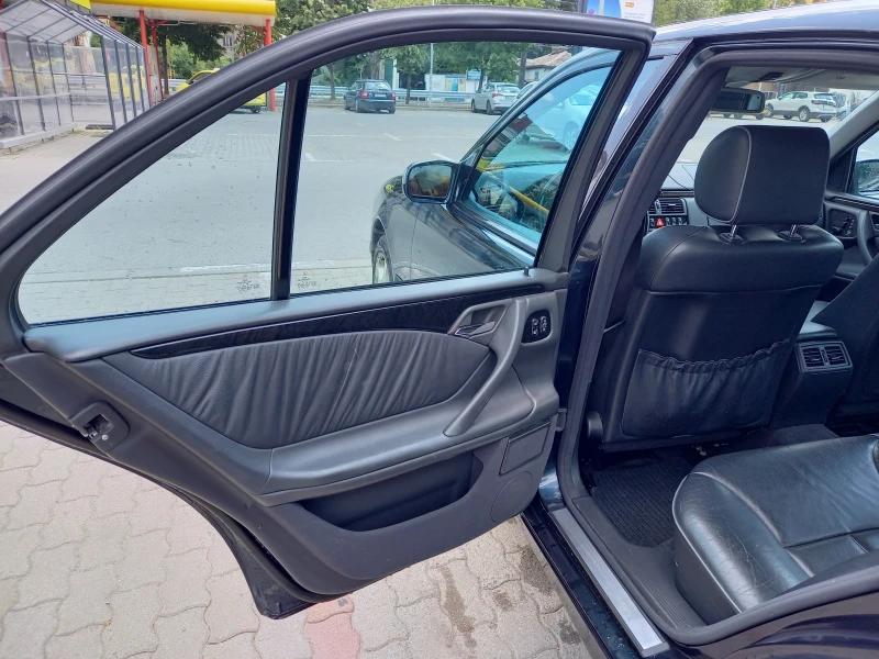 Mercedes-Benz E 320, снимка 10 - Автомобили и джипове - 51063828