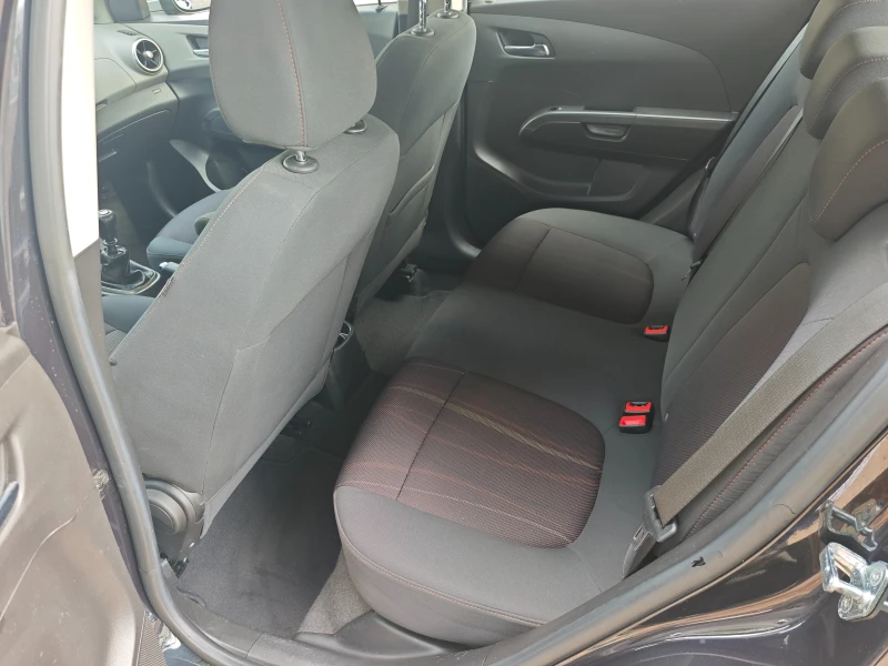 Chevrolet Aveo 1.4i-16V-LIMITED EDITION, снимка 10 - Автомобили и джипове - 52114119