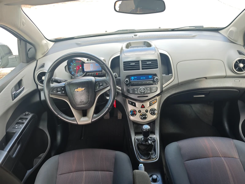 Chevrolet Aveo 1.4i-16V-LIMITED EDITION, снимка 9 - Автомобили и джипове - 52114119