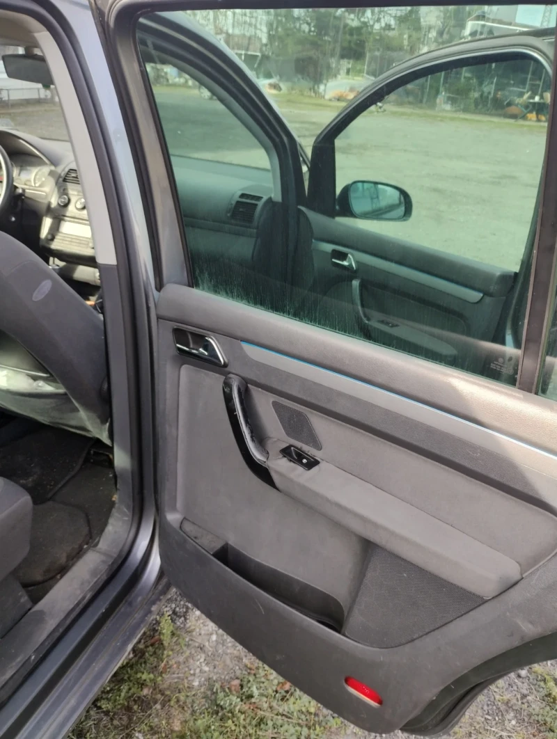 VW Touran T1, снимка 7 - Автомобили и джипове - 52295845