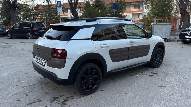 Citroen C4 Cactus 1.2i, снимка 4 - Автомобили и джипове - 52423844