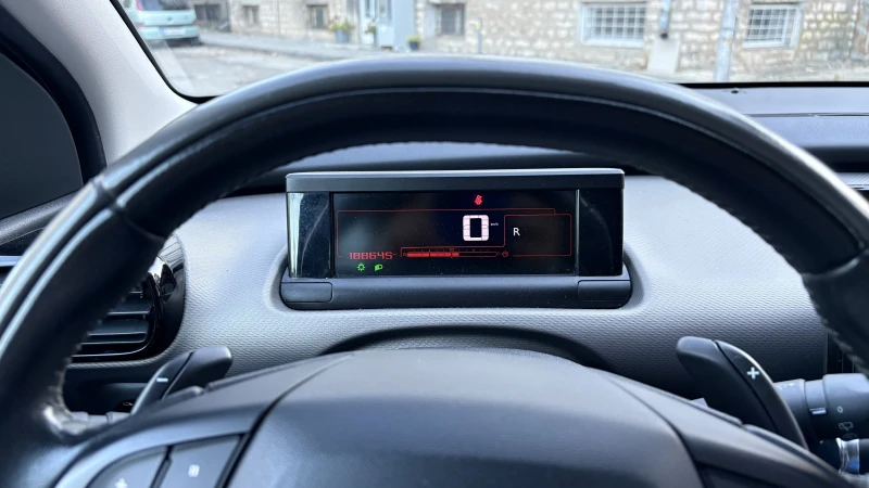 Citroen C4 Cactus 1.2i, снимка 15 - Автомобили и джипове - 52423844