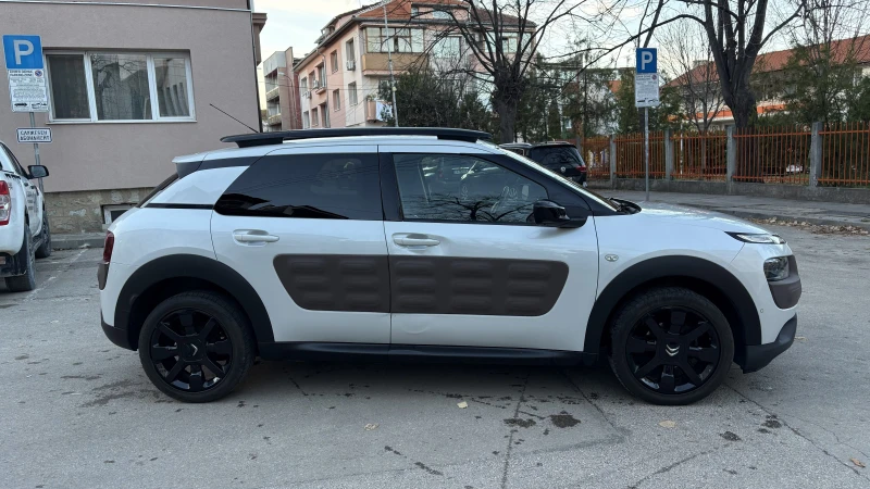 Citroen C4 Cactus 1.2i, снимка 3 - Автомобили и джипове - 52423844