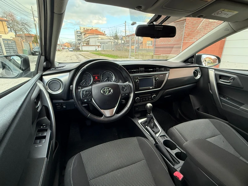Toyota Auris 2.0D-Камера-НАВИ-ШВЕЙЦАРИЯ, снимка 9 - Автомобили и джипове - 52615942