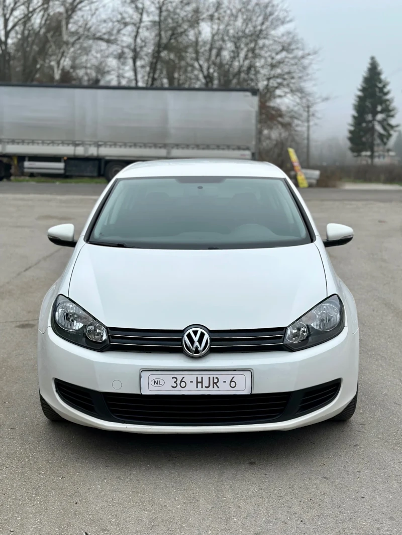 VW Golf 2.0 TDI 110kc * Бяла Перла* , снимка 2 - Автомобили и джипове - 52813407
