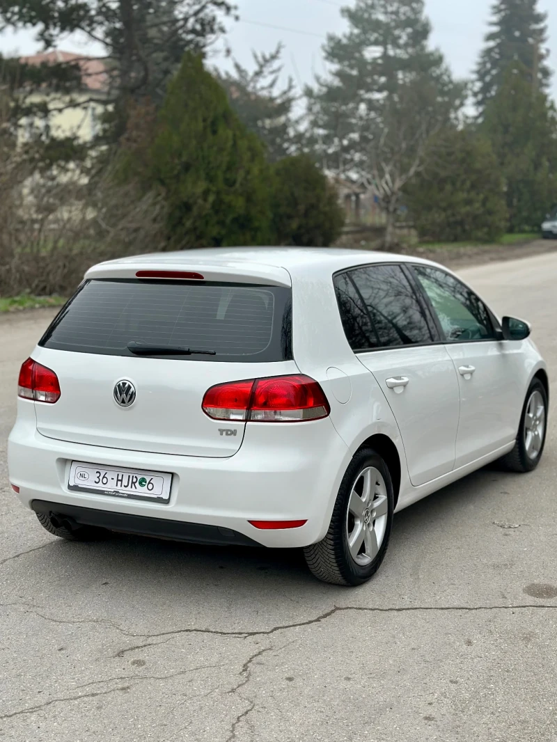 VW Golf 2.0 TDI 110kc * Бяла Перла* , снимка 6 - Автомобили и джипове - 52813407