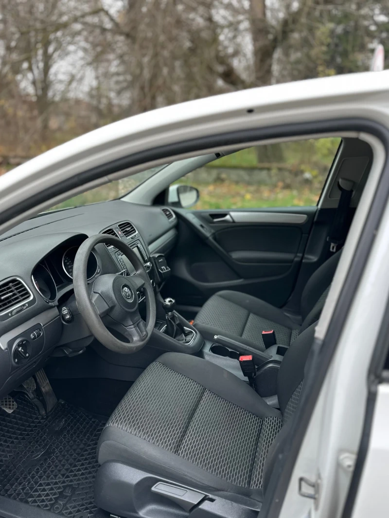 VW Golf 2.0 TDI 110kc * Бяла Перла* , снимка 7 - Автомобили и джипове - 52813407