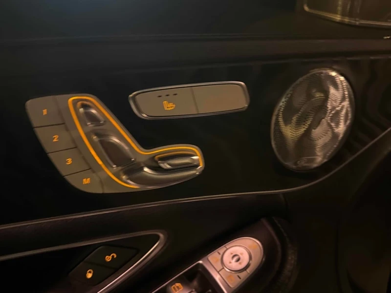 Mercedes-Benz C 400 * CARFAX * БЕЗ ПЪРВОНАЧАЛНА ВНОСКА, снимка 11 - Автомобили и джипове - 52869135