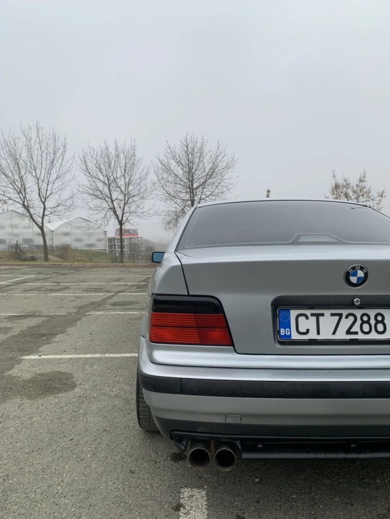 BMW 318, снимка 8 - Автомобили и джипове - 53250493