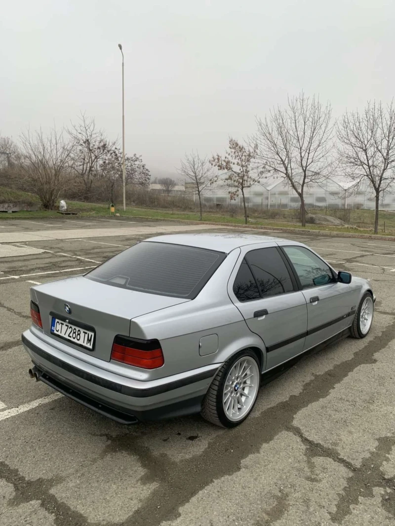 BMW 318, снимка 2 - Автомобили и джипове - 53250493