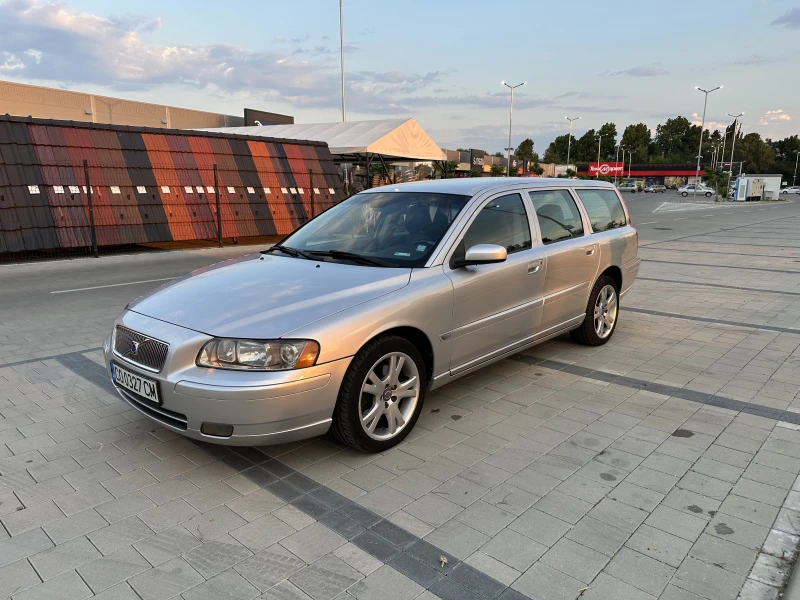 Volvo V70 D5 AWD 6-скорости, снимка 3 - Автомобили и джипове - 53344571