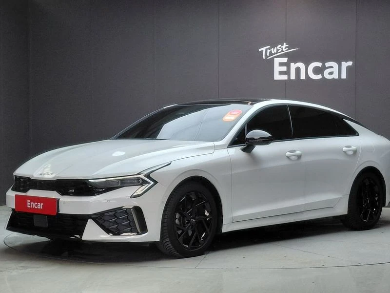 Kia K5 Signature| 193к.с.