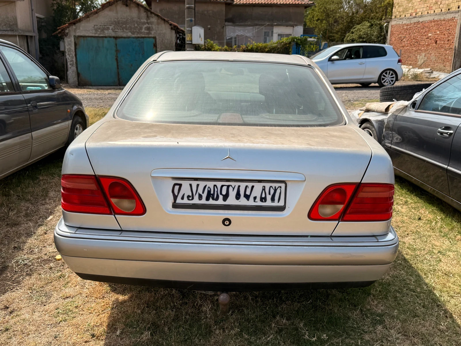 Mercedes-Benz E 200 2.2D - изображение 3