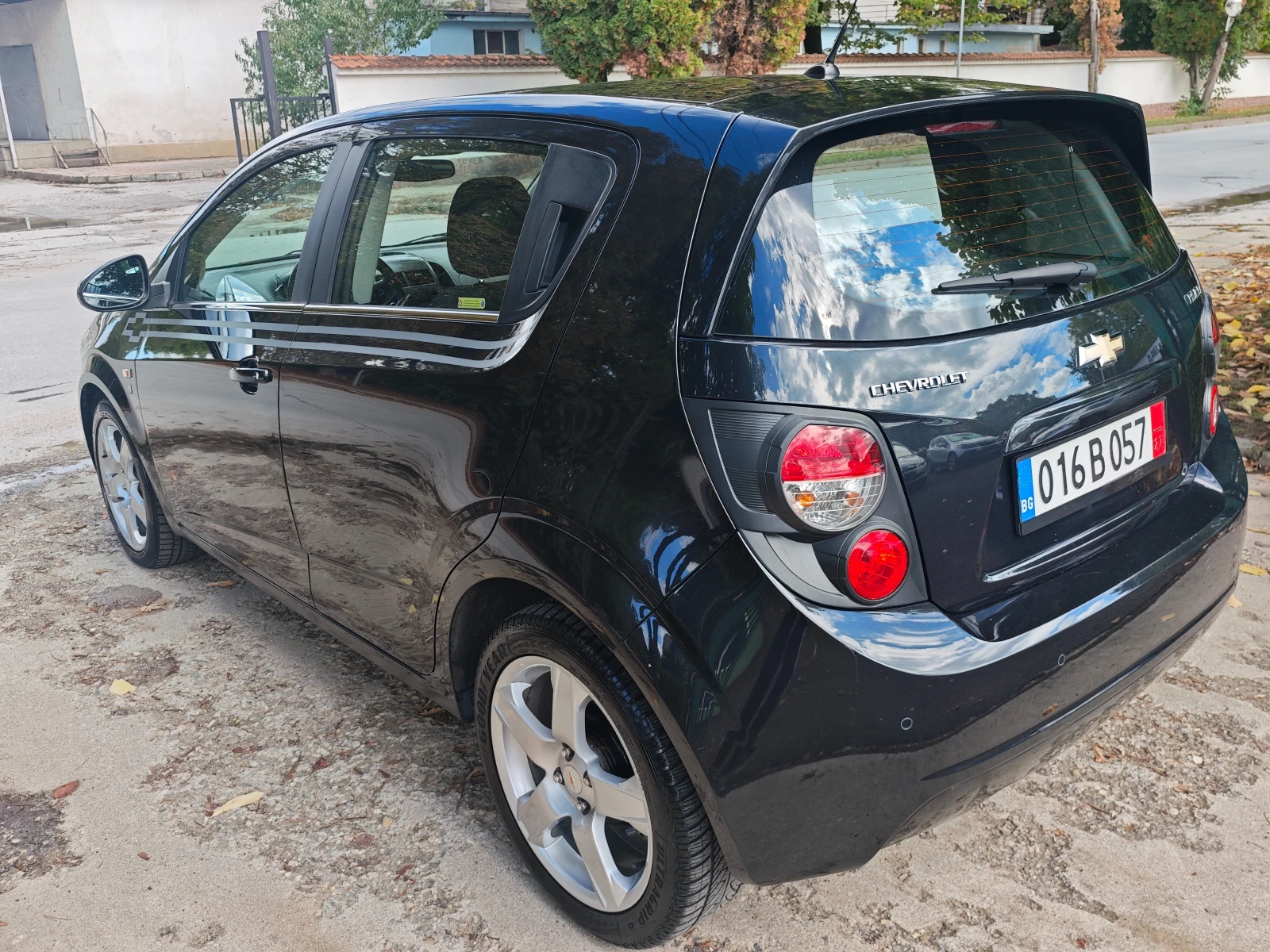 Chevrolet Aveo 1.4i-16V-LIMITED EDITION - изображение 3