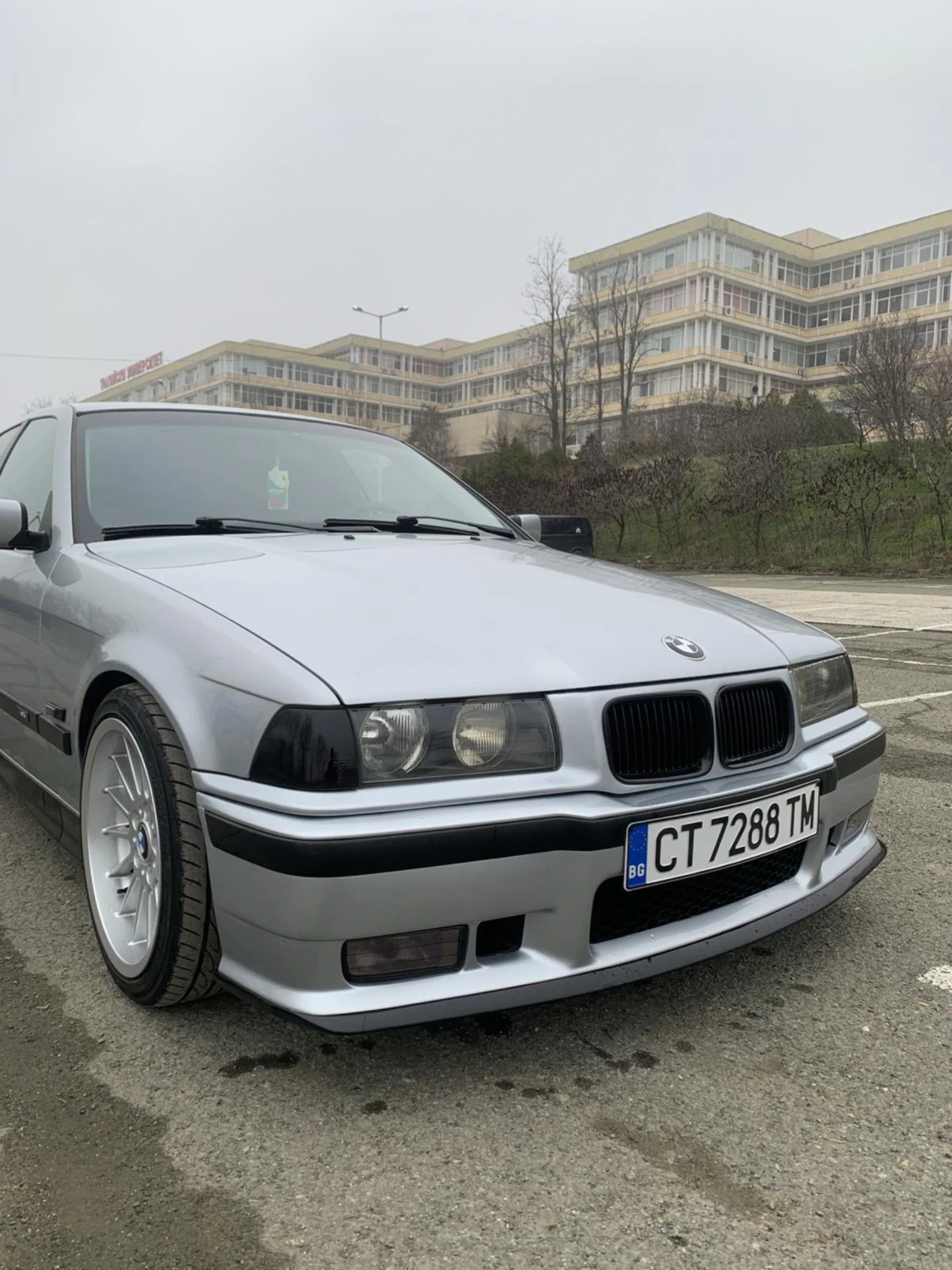 BMW 318  - изображение 10