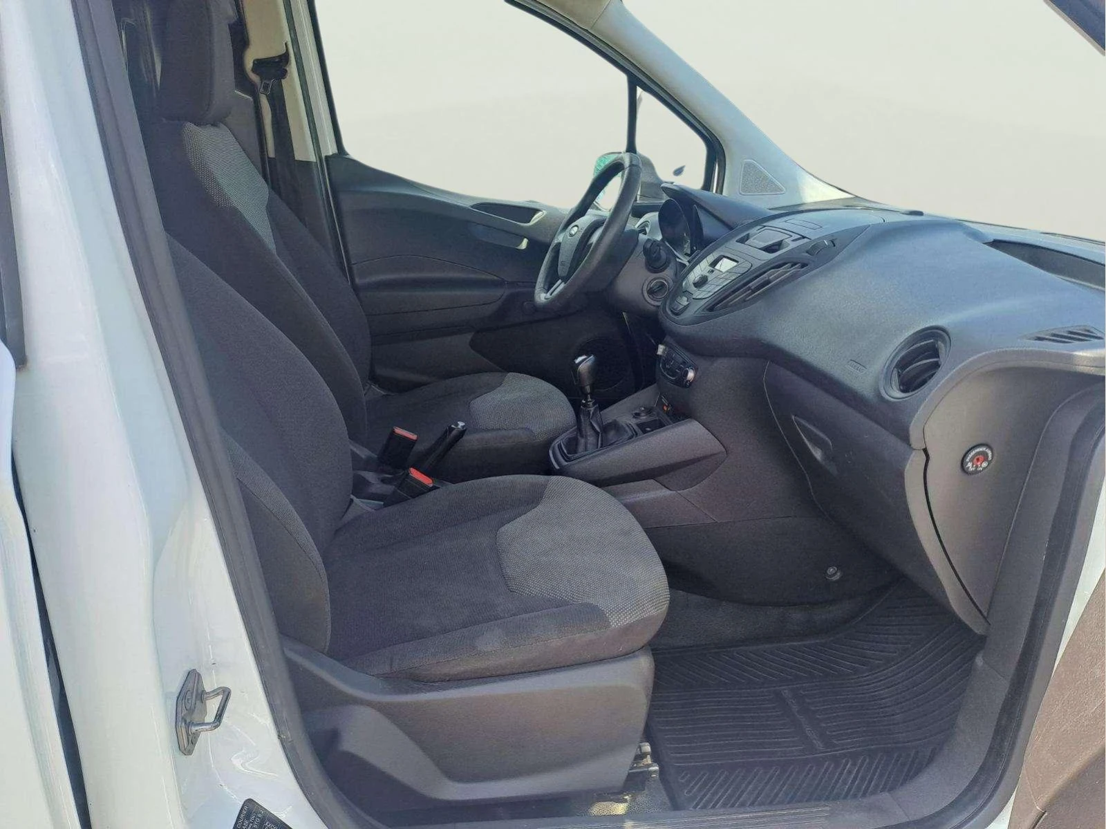 Ford Courier 1.5 TDCi - изображение 9