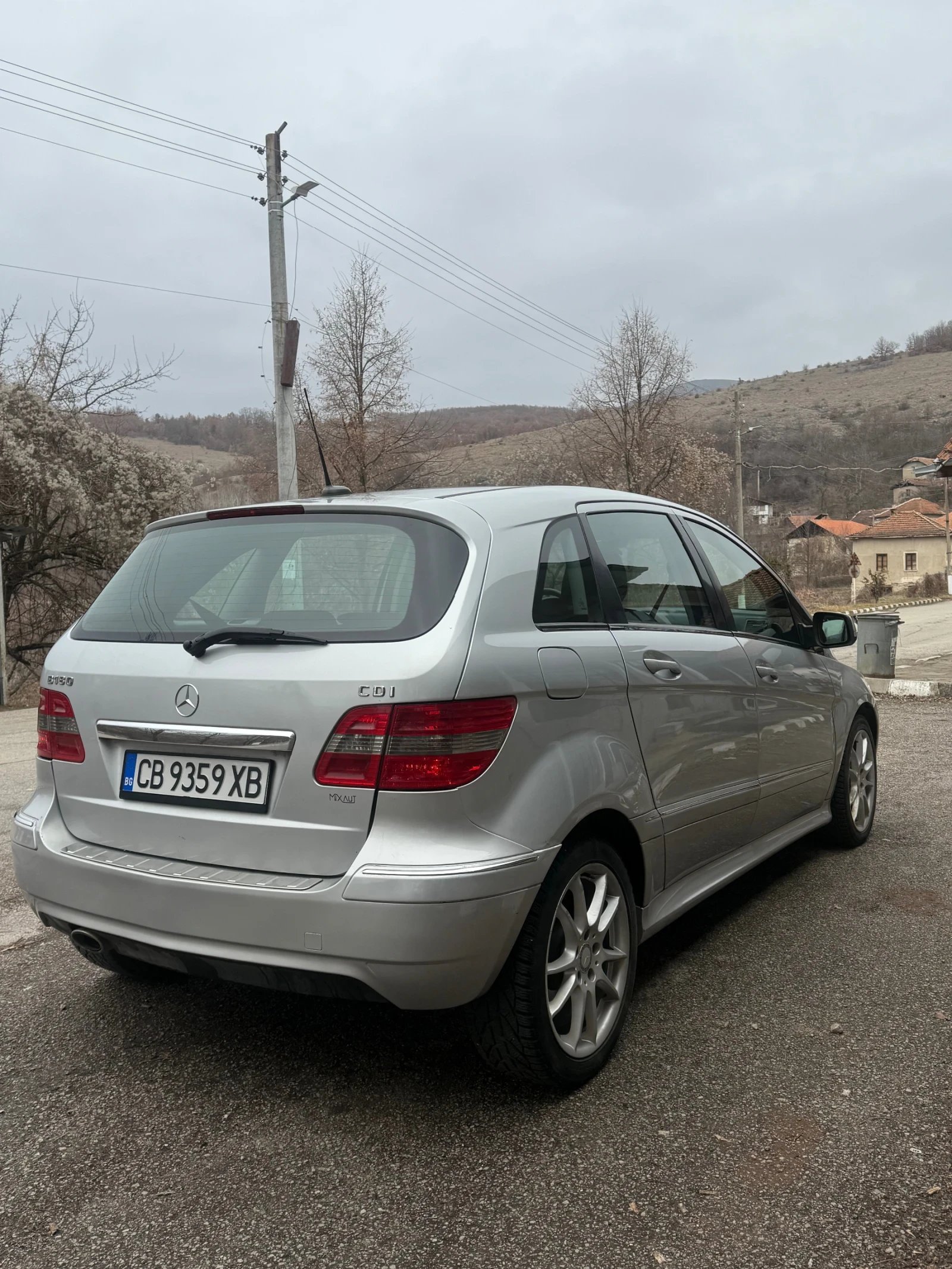Mercedes-Benz B 180, снимка 5 - Автомобили и джипове - 53891343