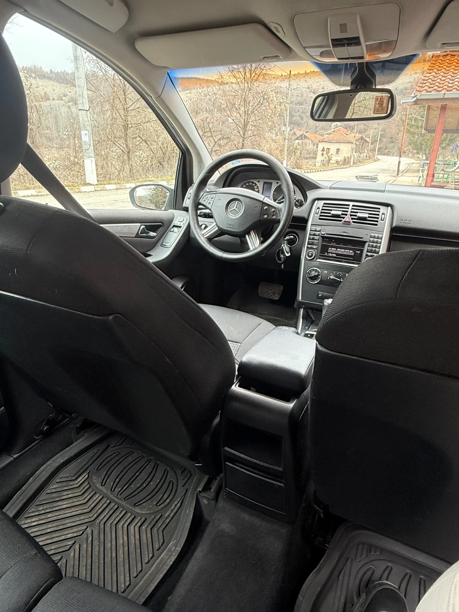 Mercedes-Benz B 180, снимка 10 - Автомобили и джипове - 53891343