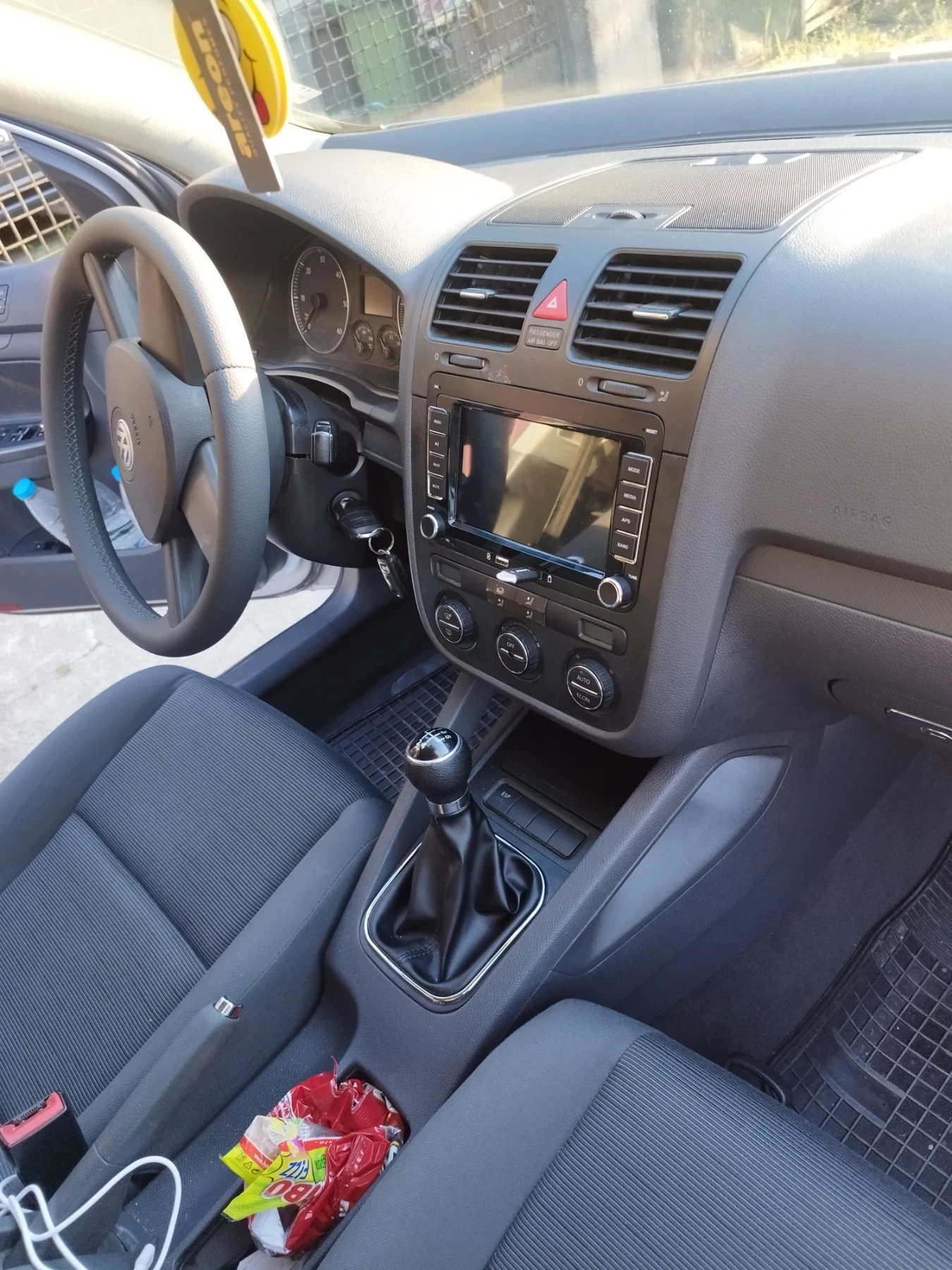VW Golf 5, снимка 8 - Автомобили и джипове - 54443959