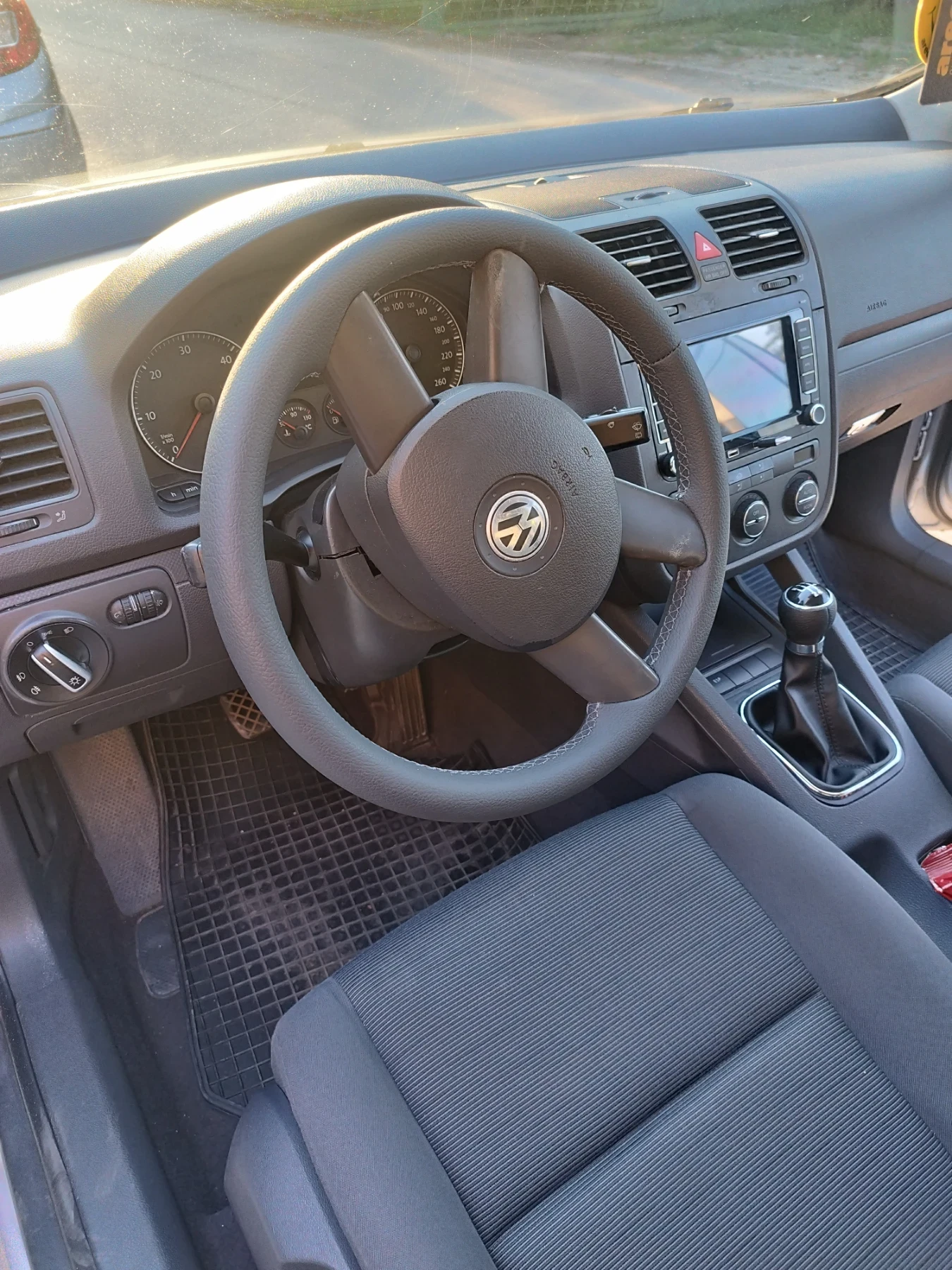 VW Golf 5, снимка 3 - Автомобили и джипове - 54443959