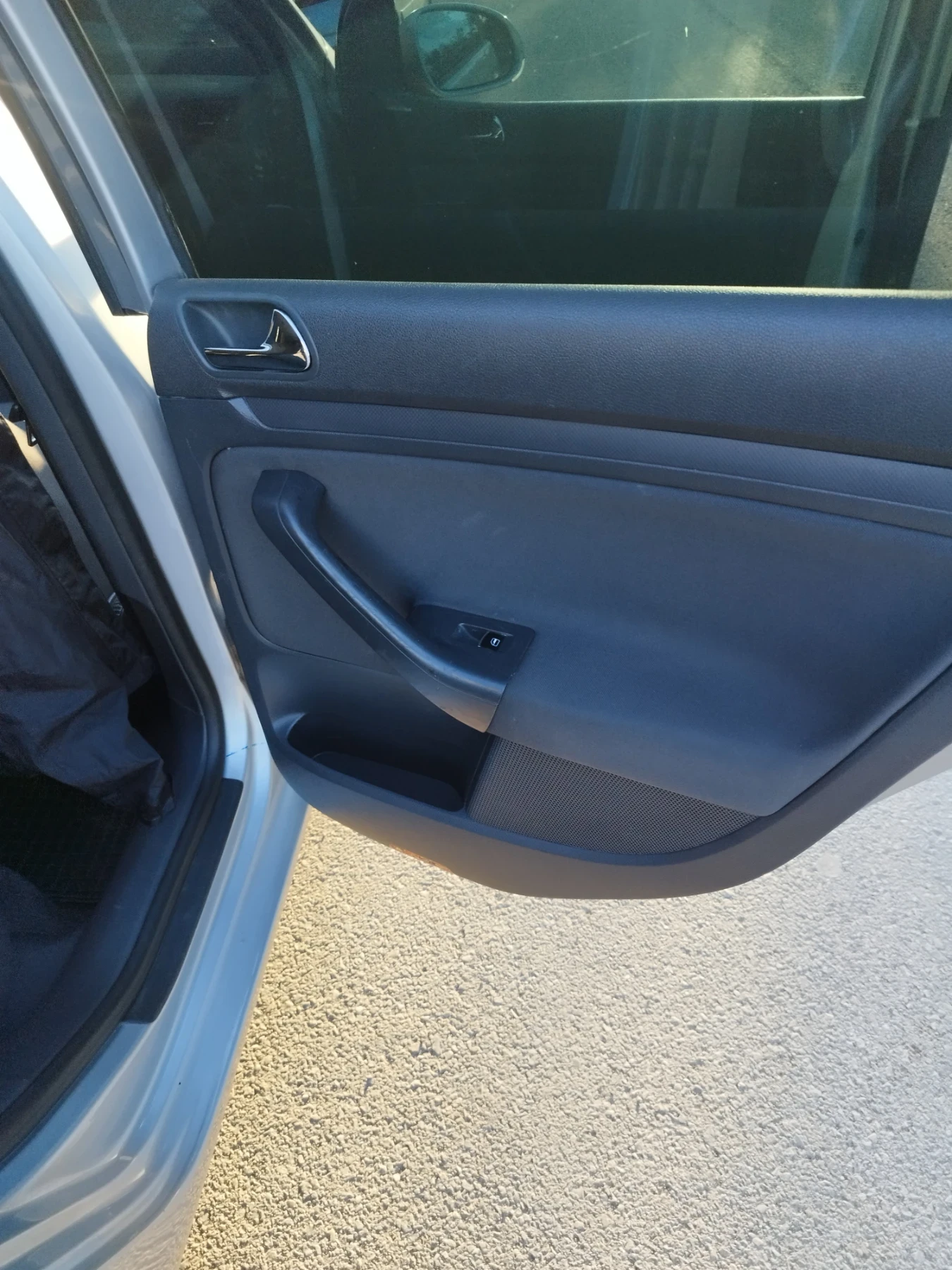 VW Golf 5, снимка 5 - Автомобили и джипове - 54443959