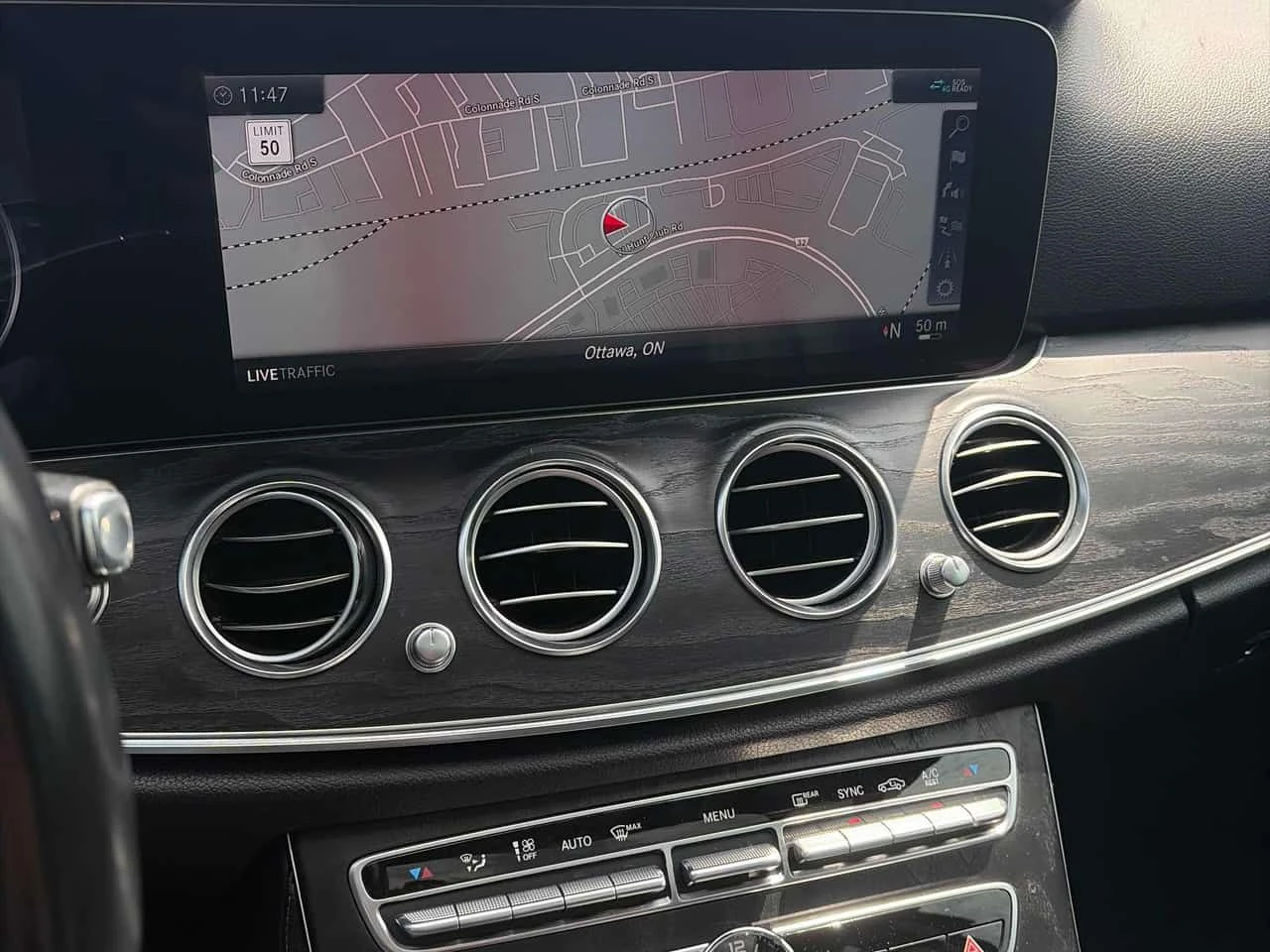 Mercedes-Benz E 300 АМГ ПАКЕТ/CARFAX/360 КАМ/ПАНО/ПОДГРЕВ/Burmester , снимка 8 - Автомобили и джипове - 54445487