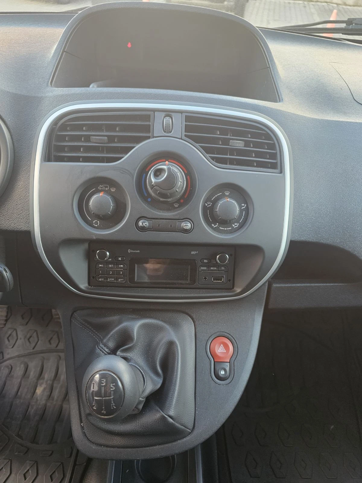 Renault Kangoo dCi 75 �.�. Stop&Start N1 | Mobile.bg � ����������� 9