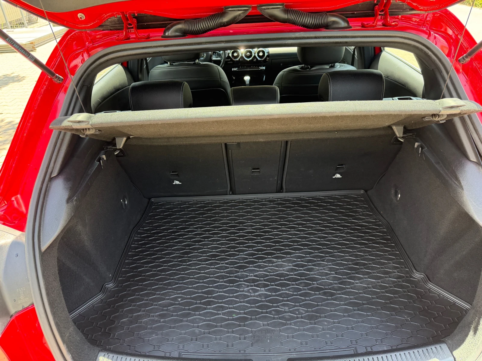 Mercedes-Benz A 180, снимка 10 - Автомобили и джипове - 54621649