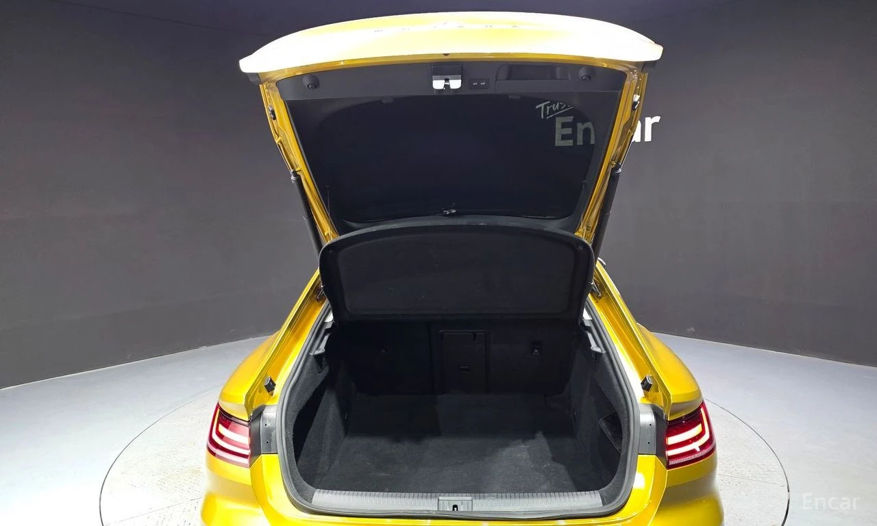 VW Arteon 2.0 TDI Prestige* DISTRONIC* 360 CAM* HEAD-UP* , снимка 17 - Автомобили и джипове - 54720594