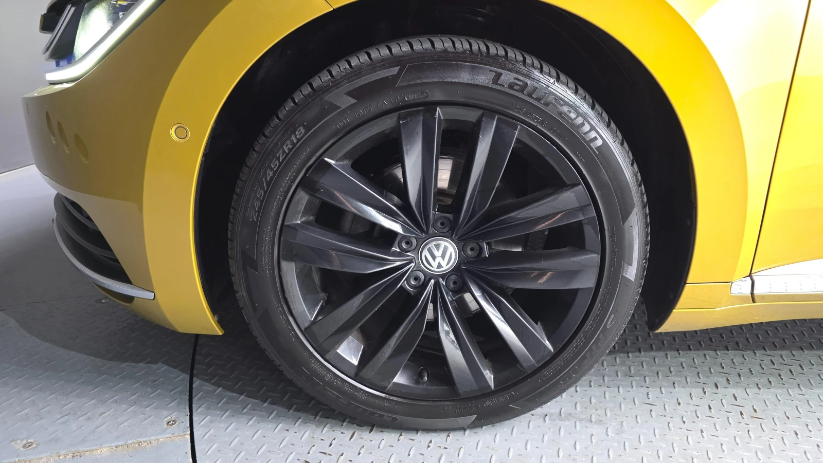 VW Arteon 2.0 TDI Prestige* DISTRONIC* 360 CAM* HEAD-UP* , снимка 6 - Автомобили и джипове - 54720594