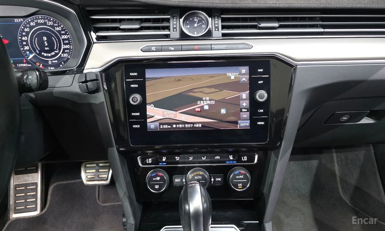 VW Arteon 2.0 TDI Prestige* DISTRONIC* 360 CAM* HEAD-UP* , снимка 12 - Автомобили и джипове - 54720594
