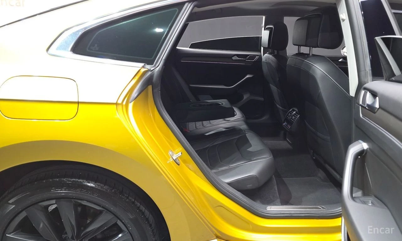 VW Arteon 2.0 TDI Prestige* DISTRONIC* 360 CAM* HEAD-UP* , снимка 14 - Автомобили и джипове - 54720594
