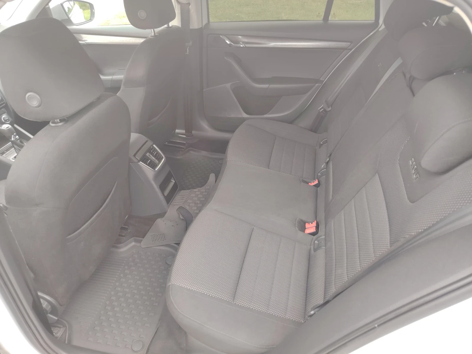 Skoda Octavia Scout, снимка 13 - Автомобили и джипове - 54737635