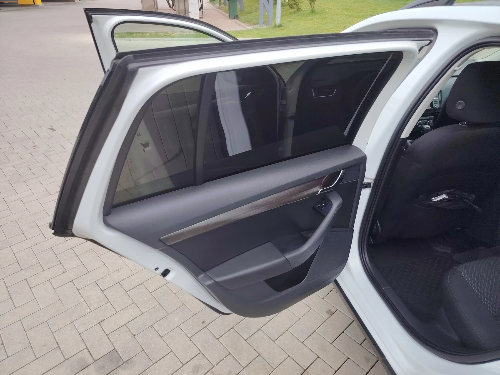 Skoda Octavia Scout, снимка 14 - Автомобили и джипове - 54737635