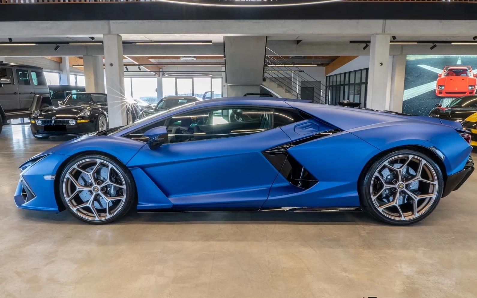 Lamborghini Revuelto 6.5 V12 HPEV / CERAMIC / CARBON, снимка 4 - Автомобили и джипове - 54738318