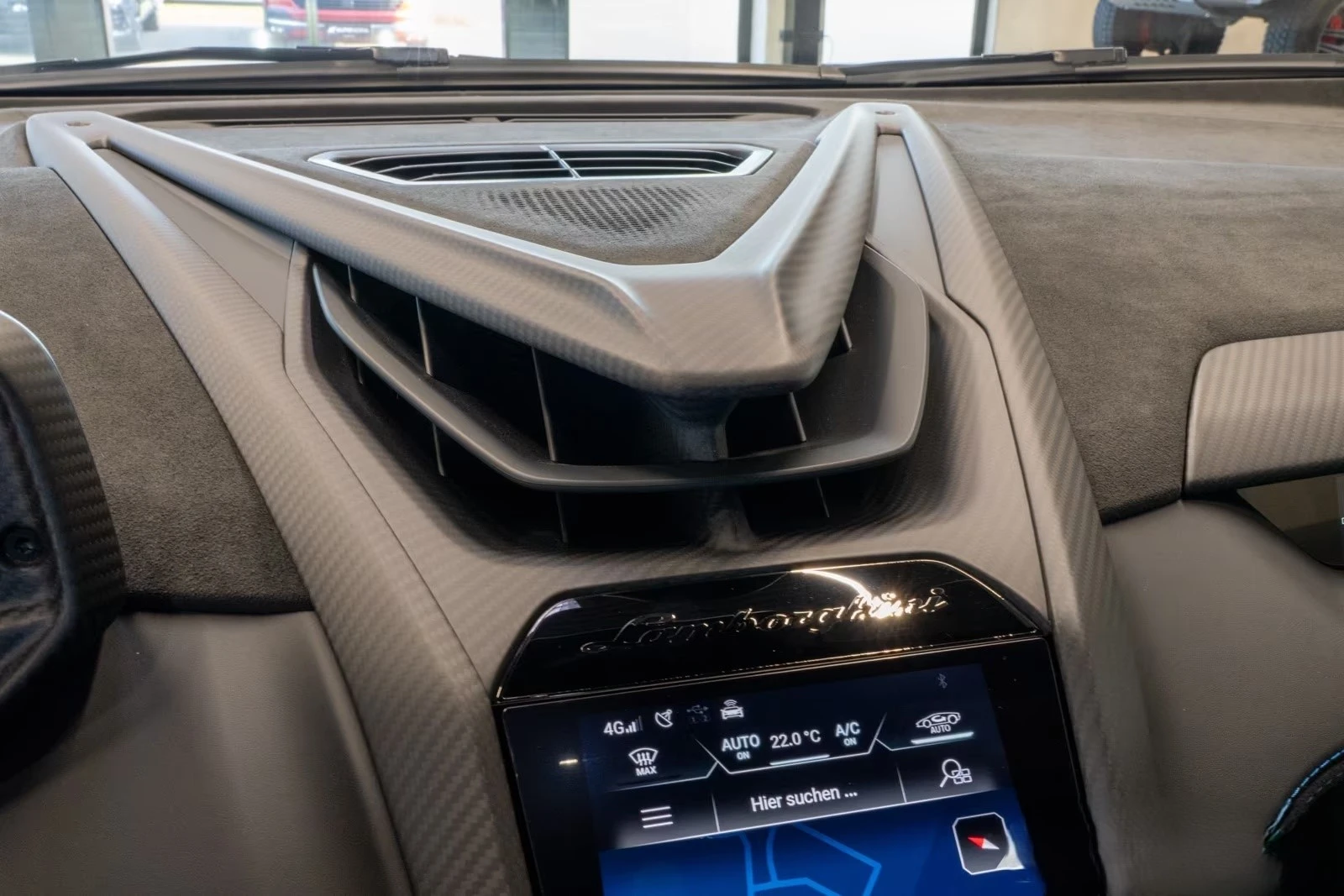 Lamborghini Revuelto 6.5 V12 HPEV / CERAMIC / CARBON, снимка 12 - Автомобили и джипове - 54738318